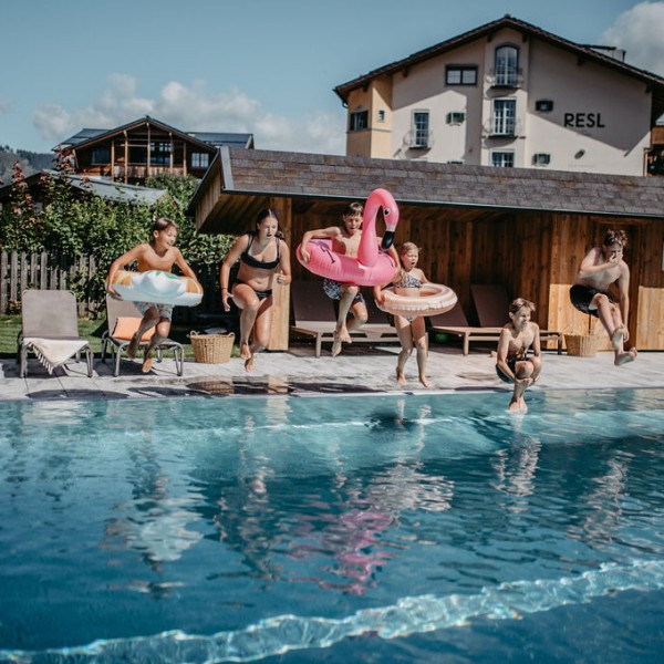 Neuer beheizter Außenpool im Resl Resort - Rendering